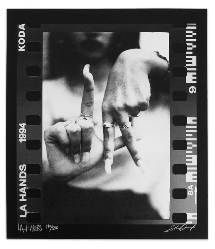 The Reflective Urban Contribution of “LA Fingers” by Estevan Oriol