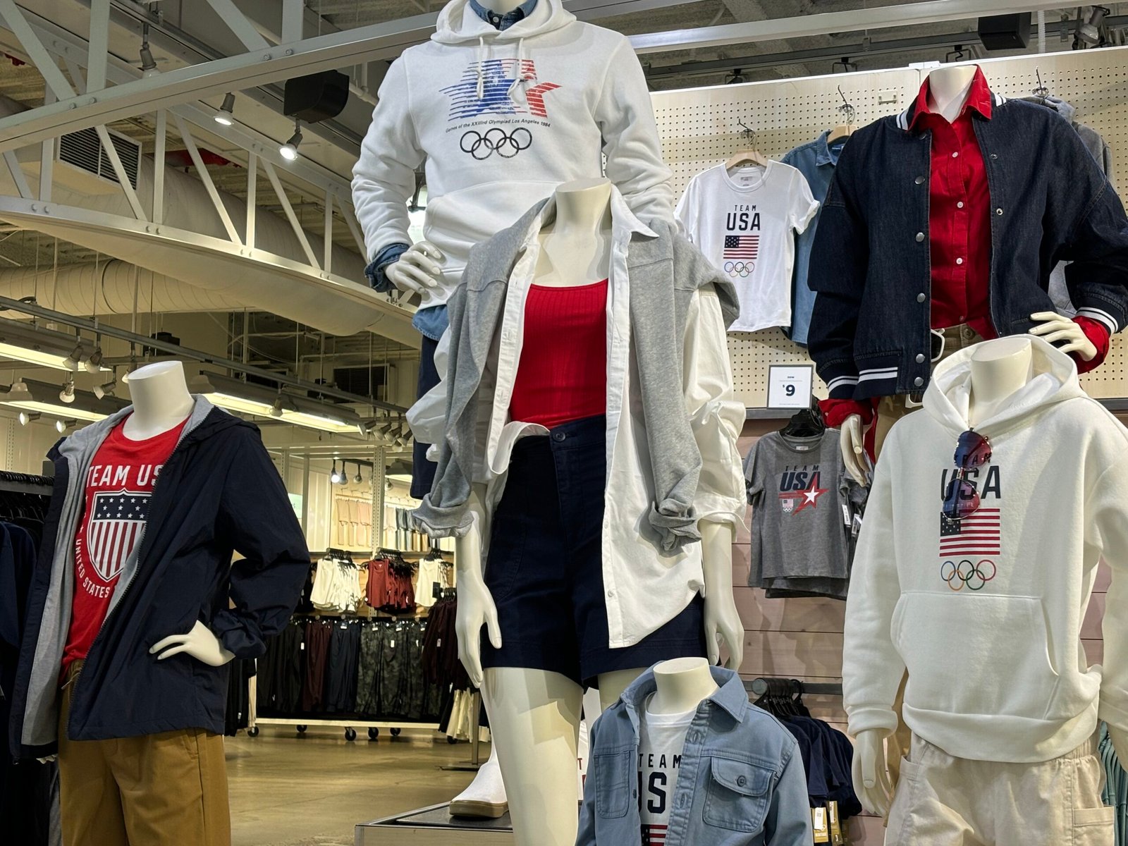 Old Navy’s Family-Centric Approach: Reinventing Casual Fashion