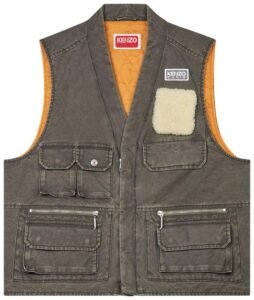 Kenzo Multipocket Gilet ‘Taupe’ featuring a sleek taupe design, multiple functional pockets, and a modern silhouette