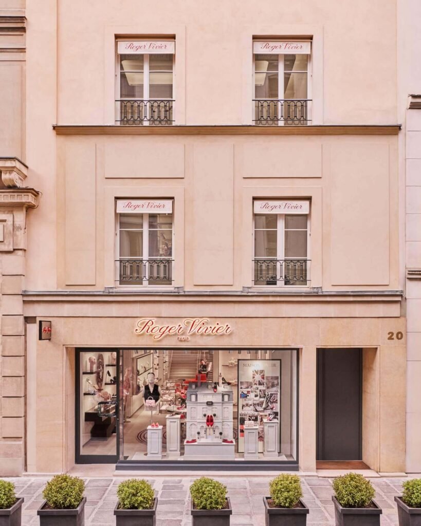 Roger Vivier: New Flagship on Faubourg Saint-Honoré – Paris