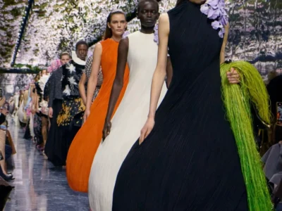 Dior’s world of refined elegance meets immersive beauty. As the maison expands into curated journeys with Dior Experiences, its aesthetic language — fluid silhouettes, botanical poetry, and sensory delight — travels with you