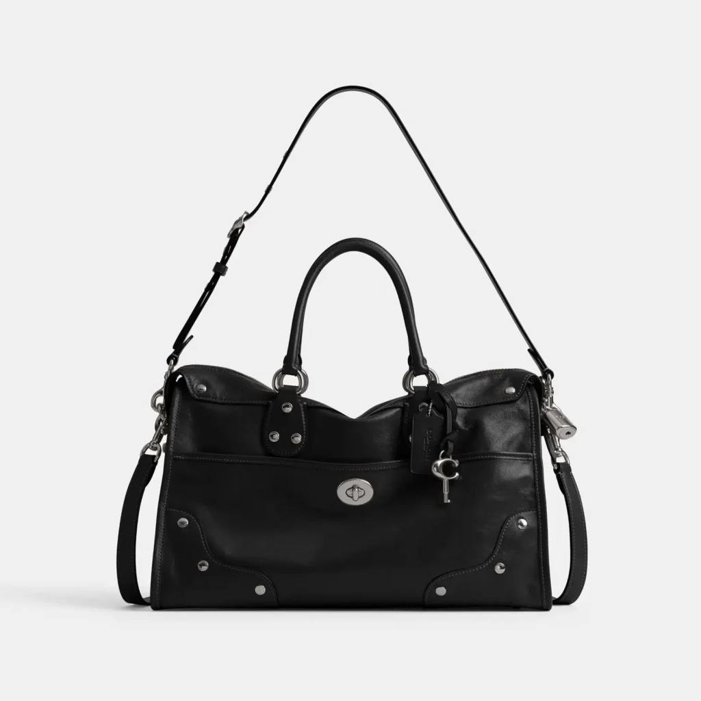 Black Fendi Baguette shoulder bag in crinkled leather with a silver FF buckle and slim top handle
